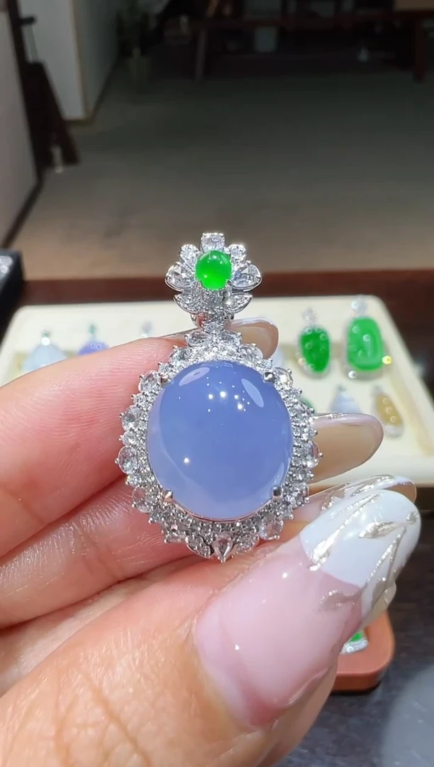 【闪购商品】翡翠吊坠(不含链)18K金镶嵌翡翠