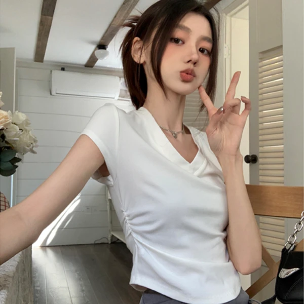 V领正肩短袖t恤女夏季新款修身显瘦白色不规则小心机辣妹短款上衣