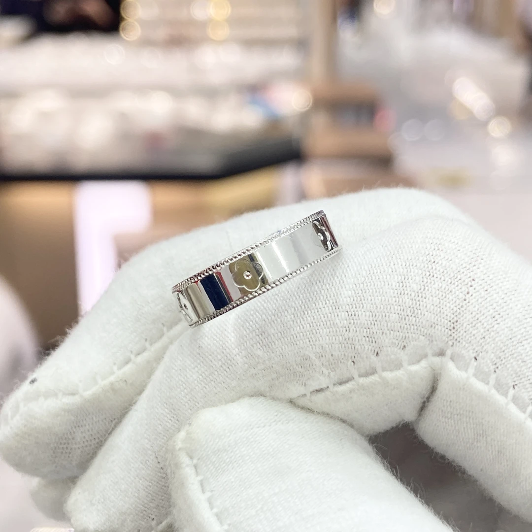 雅宝福铂金950女士男士戒指四叶草5.03克8号圈口