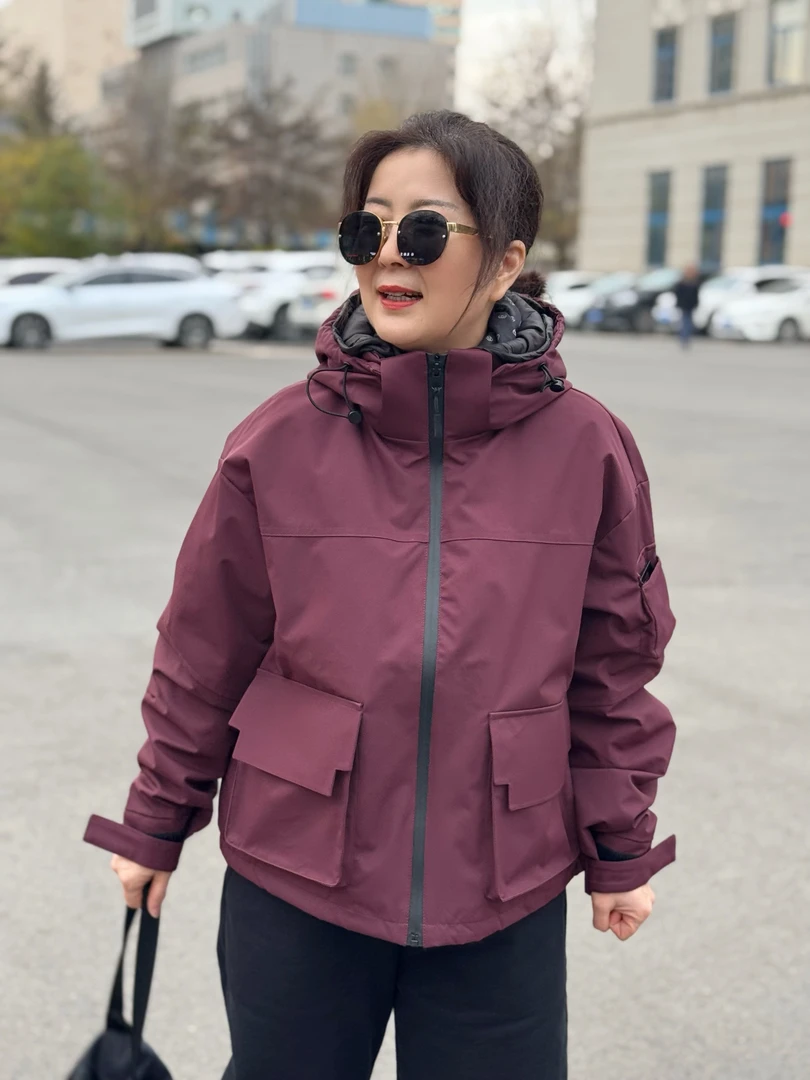 242053【燕子优选】菲玛秀新款休闲百搭连帽背带保暖羽绒服90克