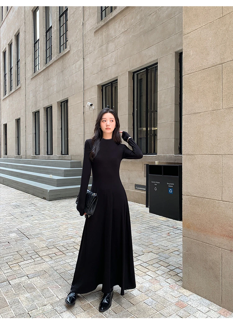 赫本风黑色连衣裙女秋冬新款配大衣修身显瘦打底内搭百搭过膝长裙