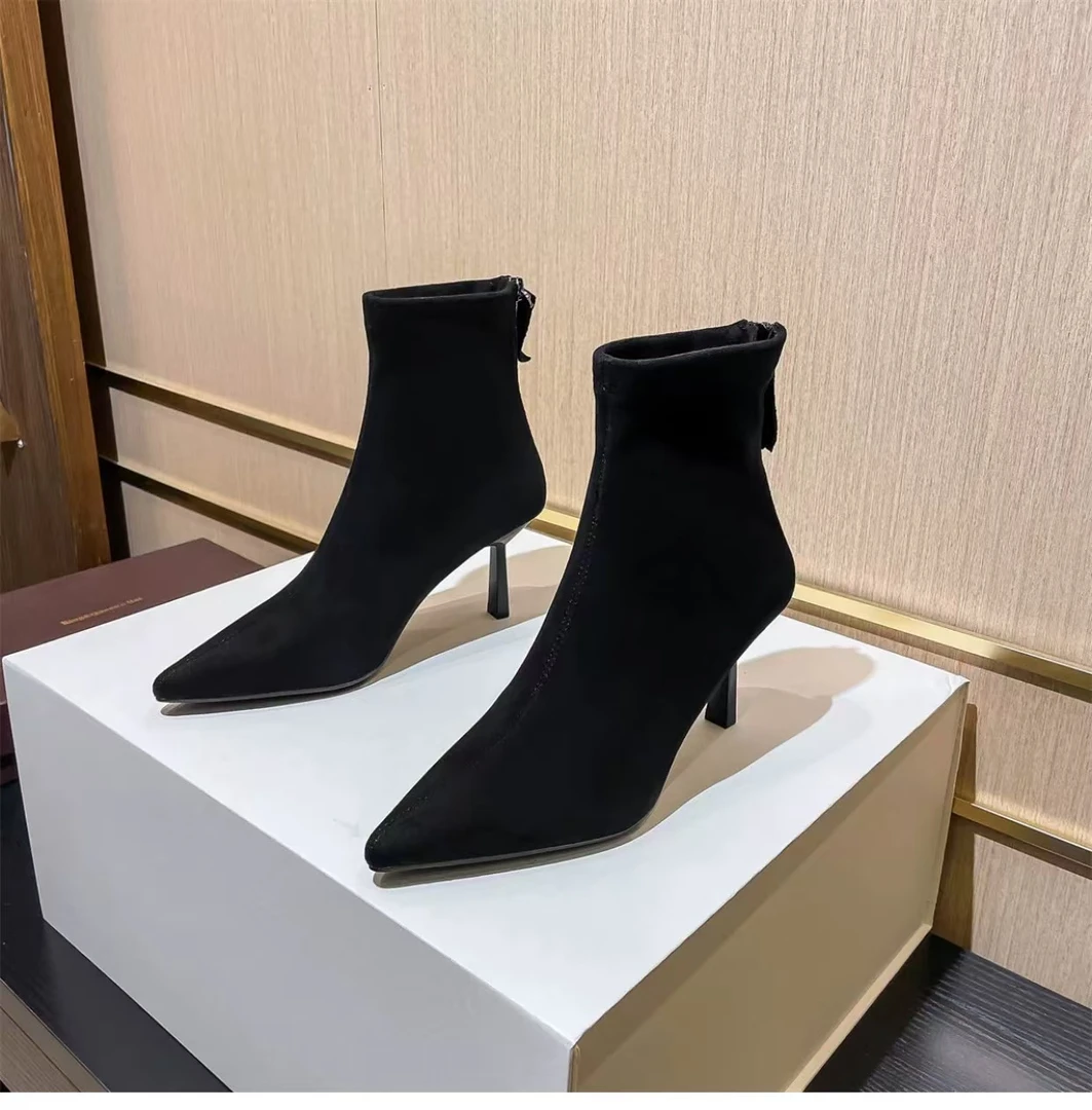 一只雪雪【攻心姐姐】新款秋冬气质法式尖头设计绒面高跟拉链短靴
