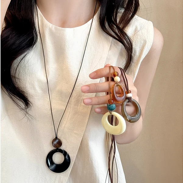 非金属皮质项链 圆环吊坠黑绳长款项链女简约百搭高级感毛衣链C64