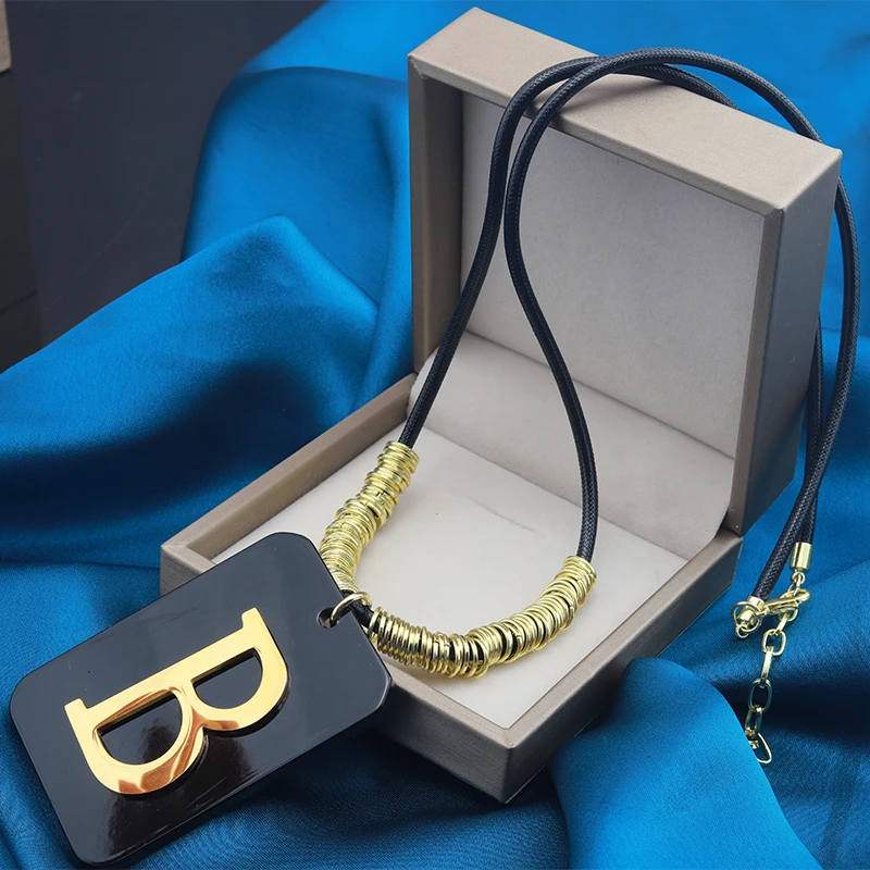 铜皮质项链 新款皮绳链条女长款B字母吊坠挂链网红百搭毛衣链A51