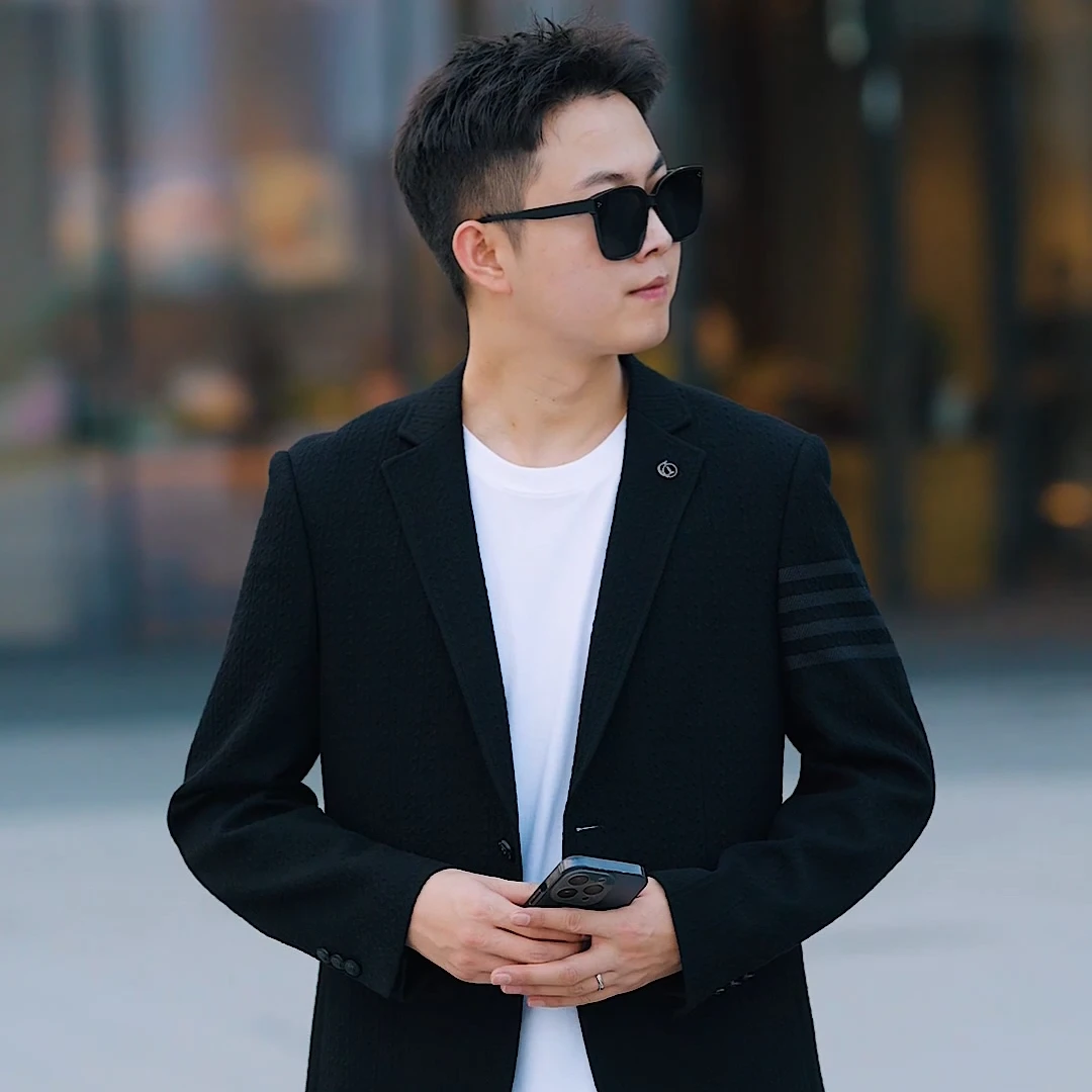 23968秋季新款修身休闲西装上衣短外套黑色三道杠帅气潮流男士