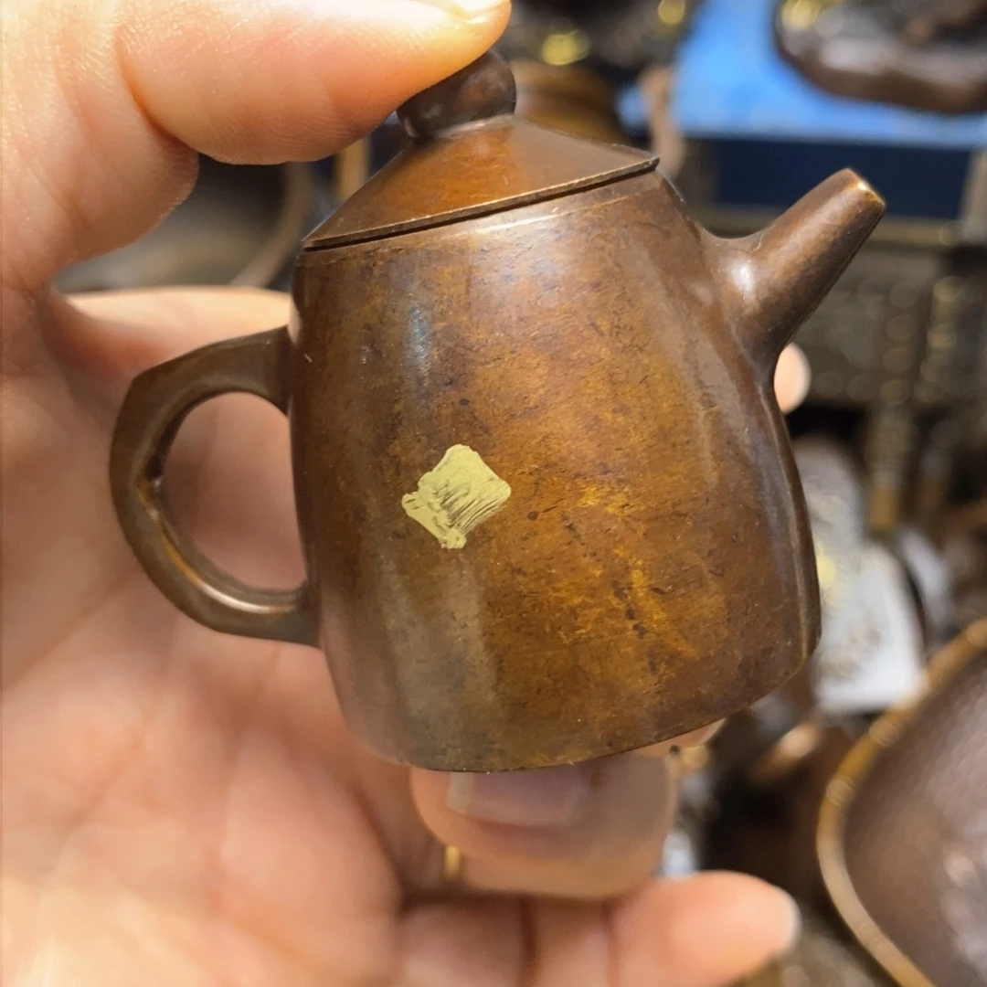 铜器摆件做工精良