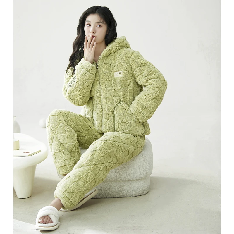 女士睡衣冬季珊瑚绒宽松家居服三层夹棉2023年新款加厚加绒款套装