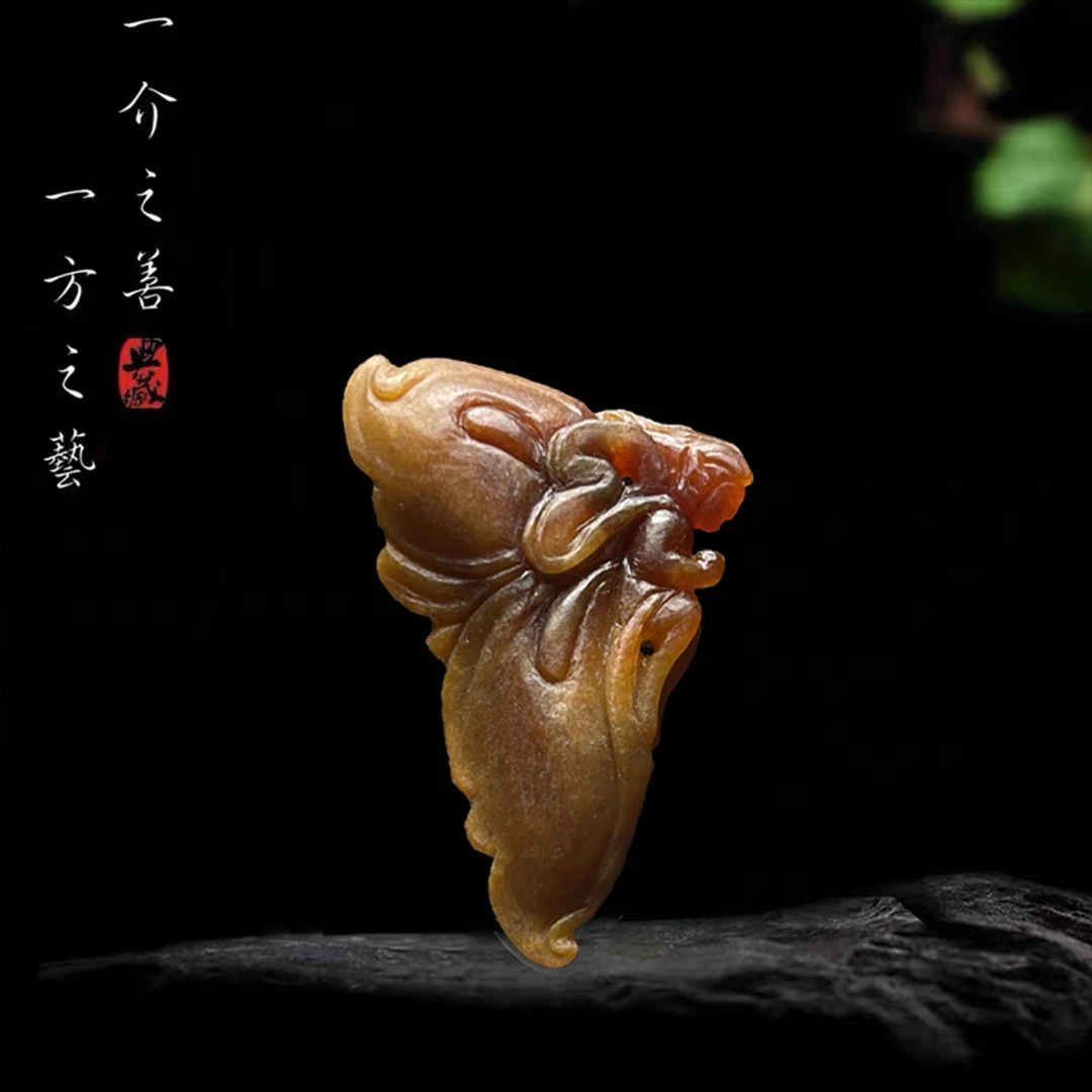 恒荣翡翠工作室定制展示：糯冰红翡《蝴蝶精灵》珠宝翡翠玉毛货定制