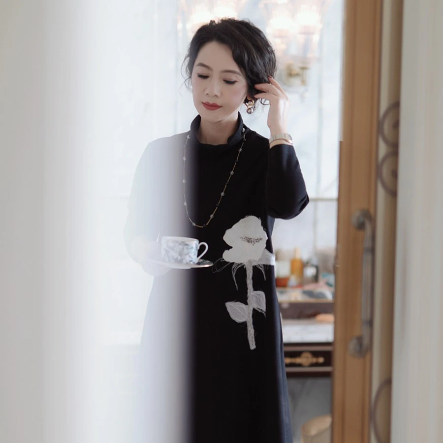 新春福利【黑夜白芙】黑色白芙蓉立体浮绣连衣裙 松软慵懒