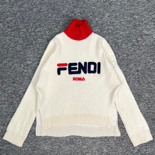 99新 FENDI/芬迪 刺绣logo高领毛衣/38码/wk0430
