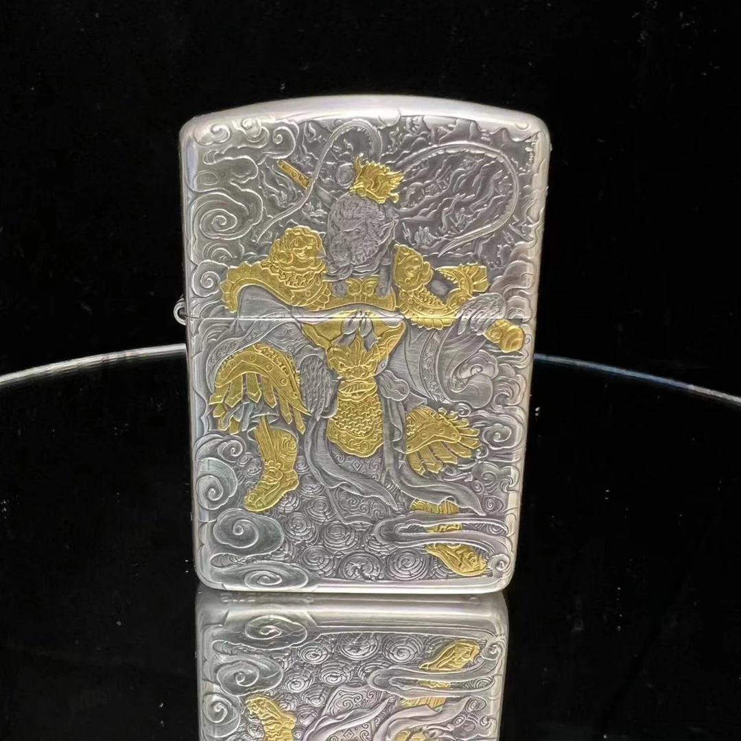 鬼王錾金封侯拜相双圣银盔甲机双面3D立体雕刻防风创意煤油打火机