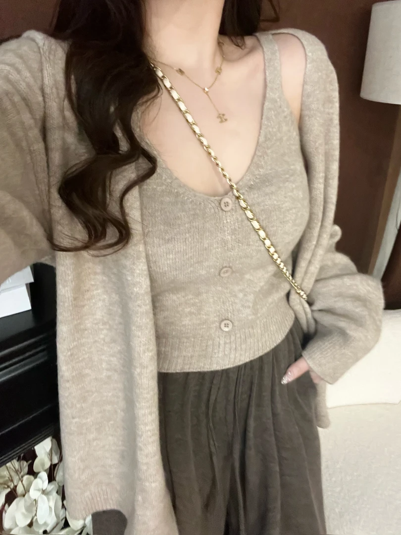 现货【小肉瑶】毛衣+裤子胖mm显瘦收腰针织设计感慵懒秋冬三件套