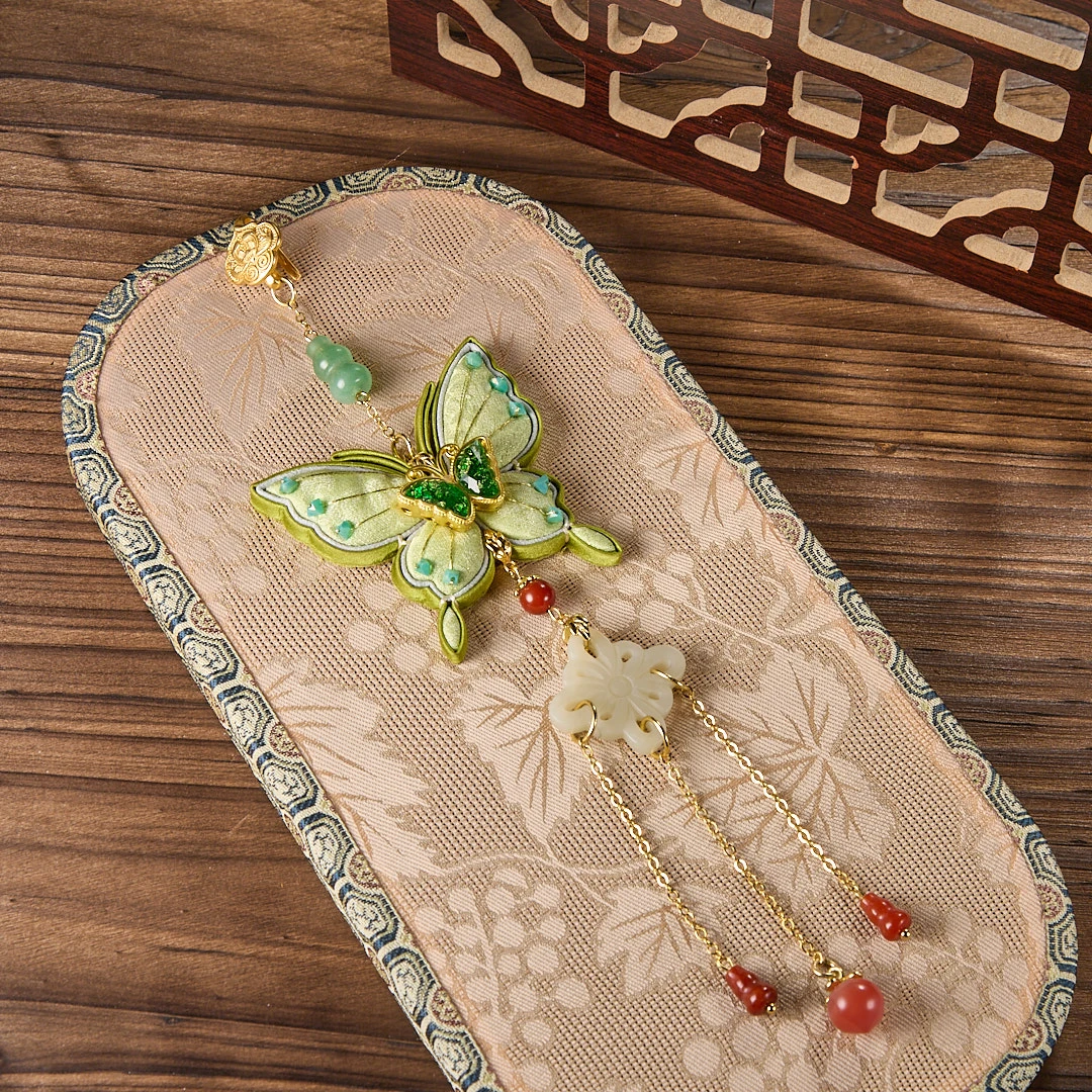 非金属布艺胸针 生日小众礼物手工首饰新中式压襟小众配饰 花间蝶