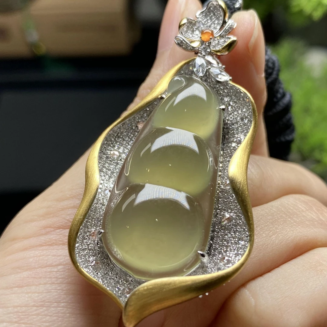 天然缅甸A货翡翠挂件