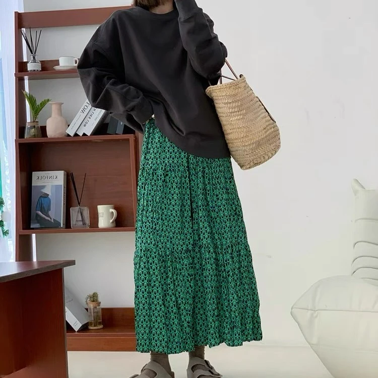 绿色碎花半身裙女2025年春秋新款遮胯垂感大摆长裙到脚踝半裙气质