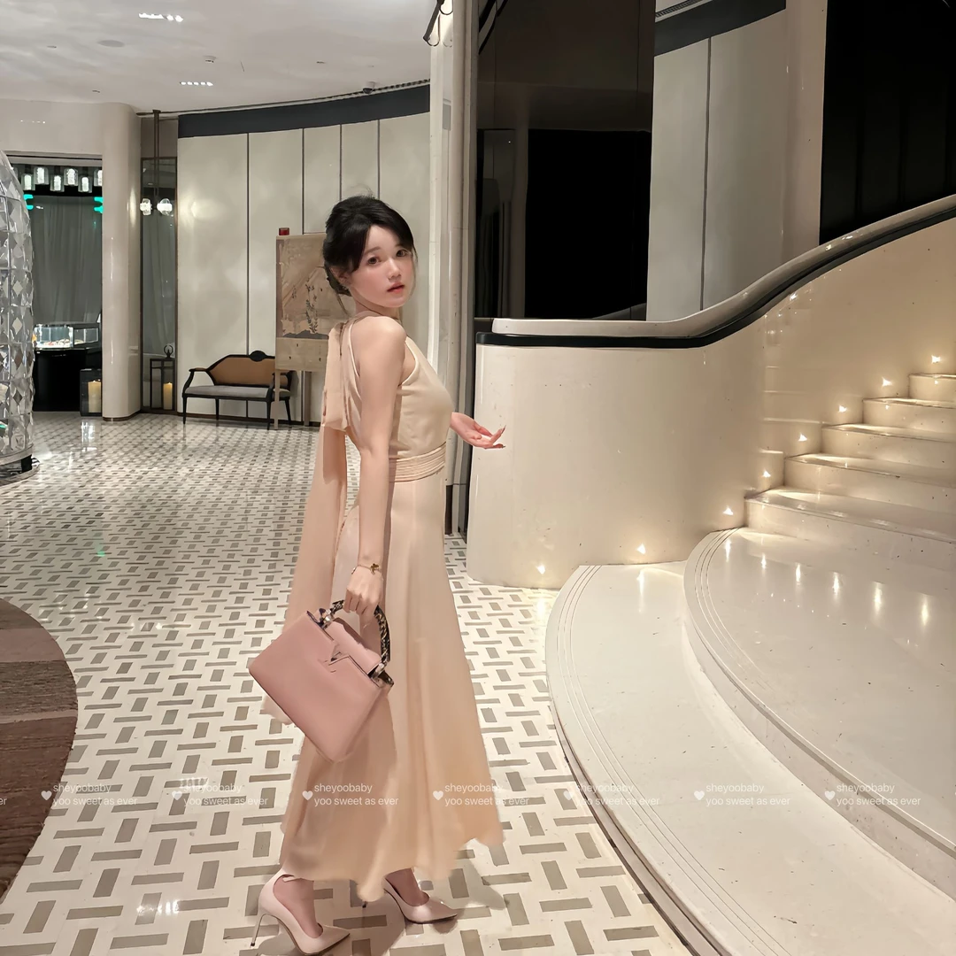 小姨妈yoobaby香莉松夏季宽松连衣裙连衣裙显瘦香槟粉挂脖长裙