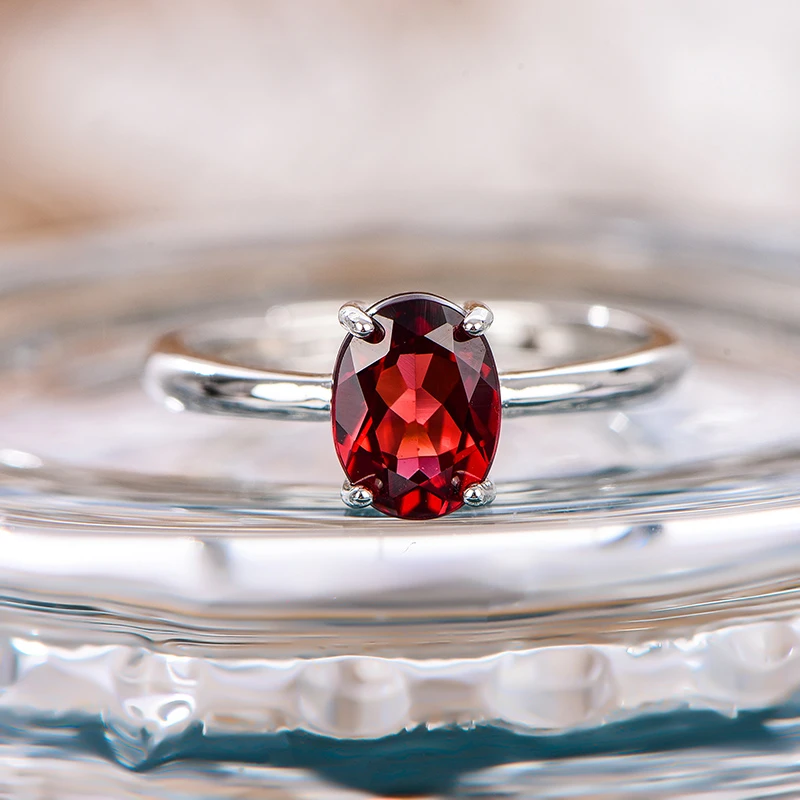 宇彩S925银镶嵌女士精美可调节四爪开口简约石榴石戒指宝石戒指
