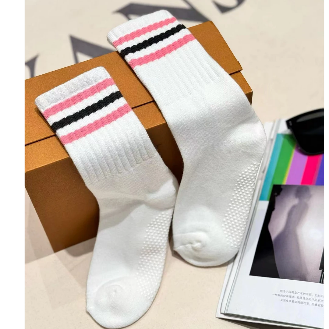 [68岁小姐姐]韩国时尚撞色三条杠防滑运动长袜中筒棉袜DHT1 2406