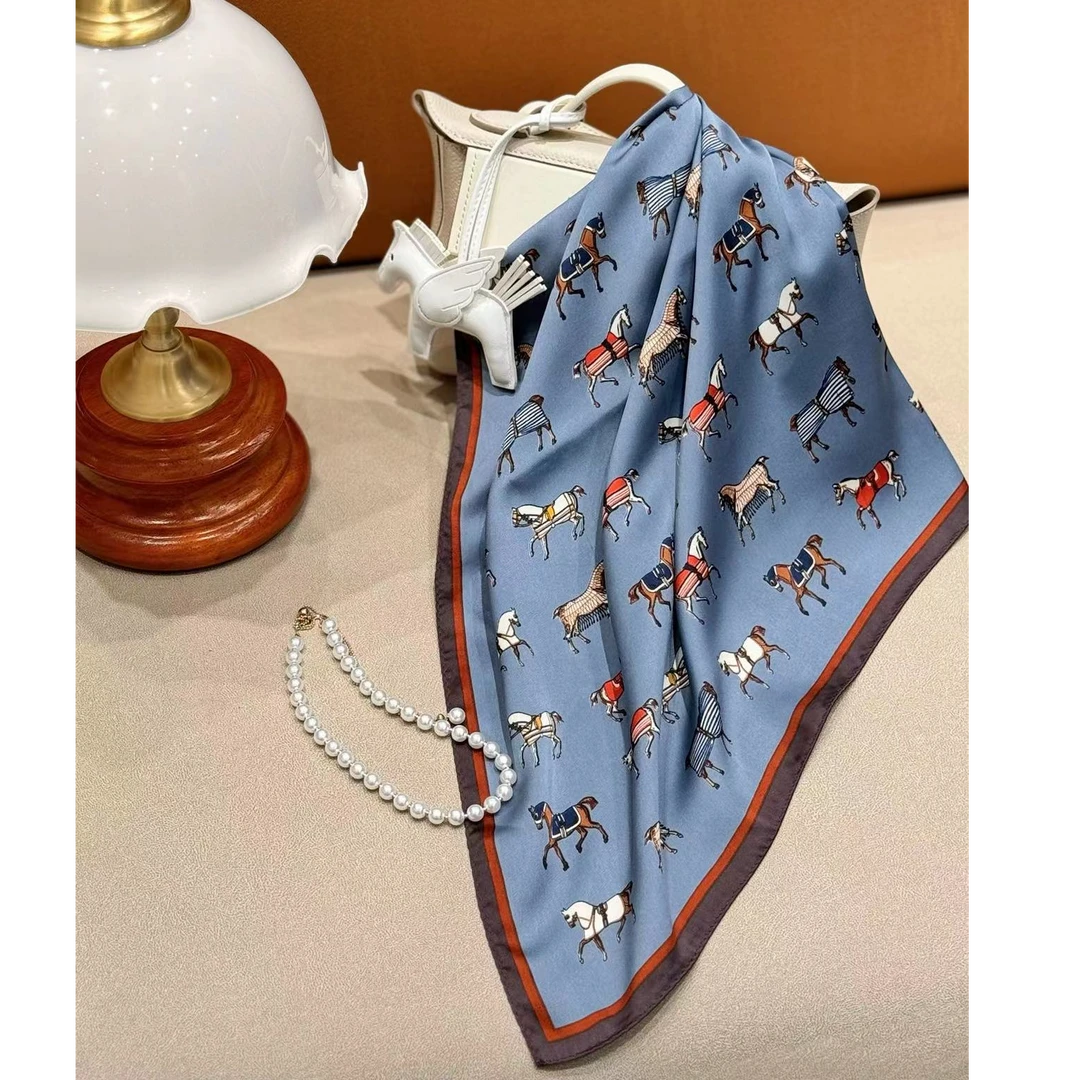 【68岁小姐姐】韩国 小骏马复古时尚丝巾气质护颈方巾DHLB115 2211