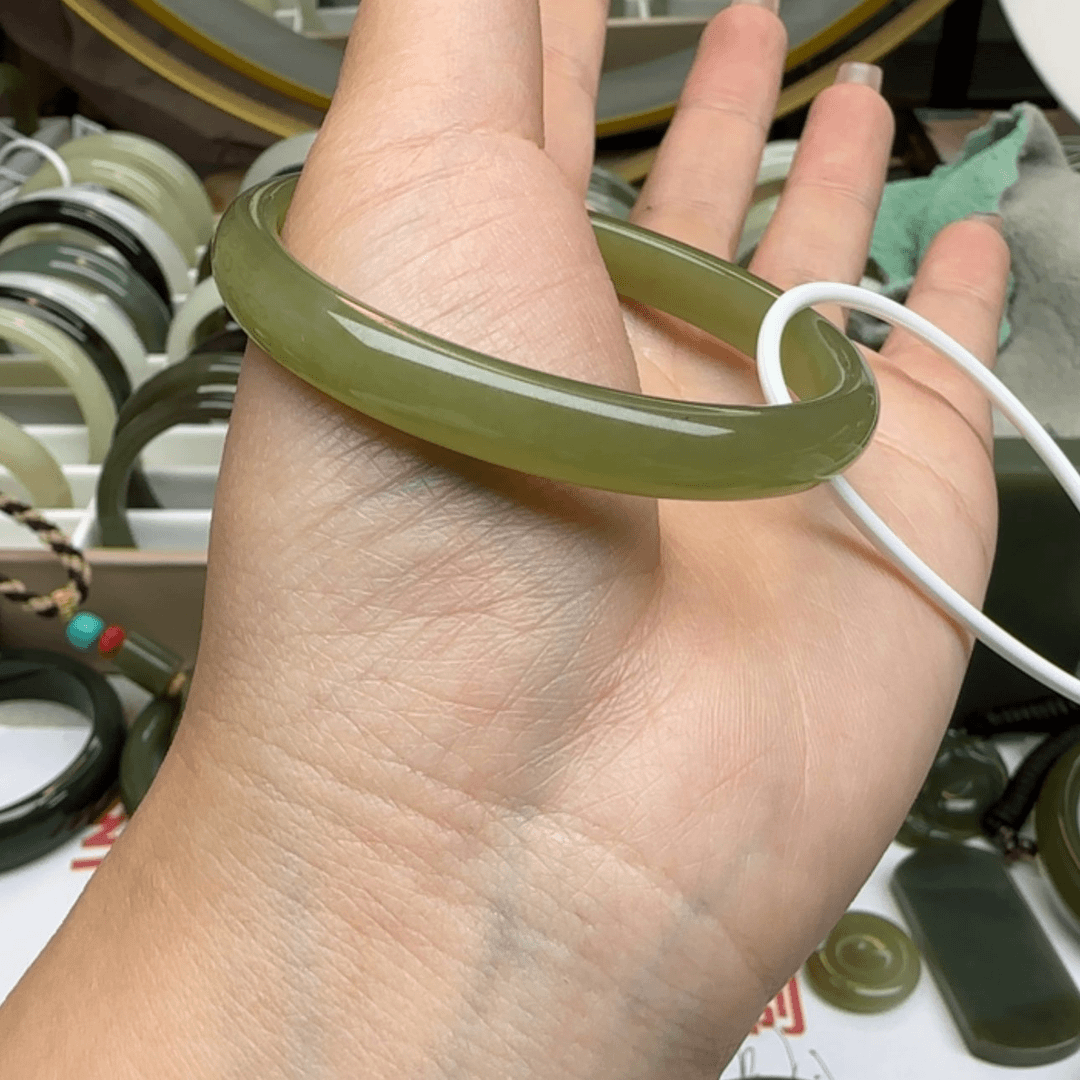 【闪购商品】和田玉手镯未镶嵌迷*