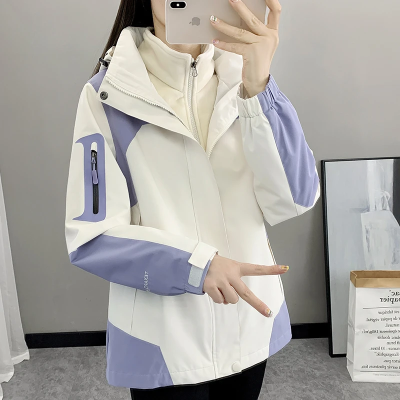 冲锋外套女防水防风三合一秋冬新款爆款情侣加绒加厚户外运动通勤