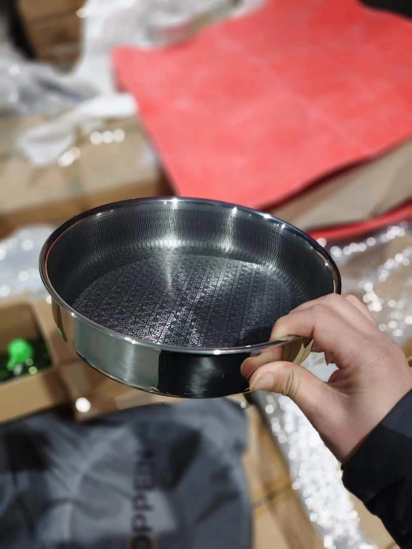 （宠粉福利）24单面直煎锅胚电磁炉明火通用微瑕介意勿拍花纹不挑