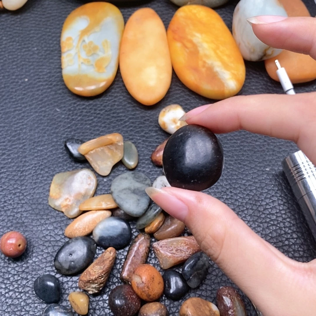 和田玉(糖玉)颈饰未镶嵌