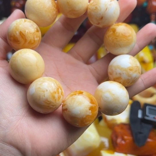 琥珀手串未镶嵌蜜蜡