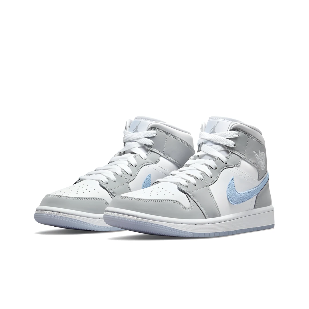 Air Jordan 1 AJ1小迪奥 女款冰蓝中帮经典休闲篮球鞋 BQ6472-105