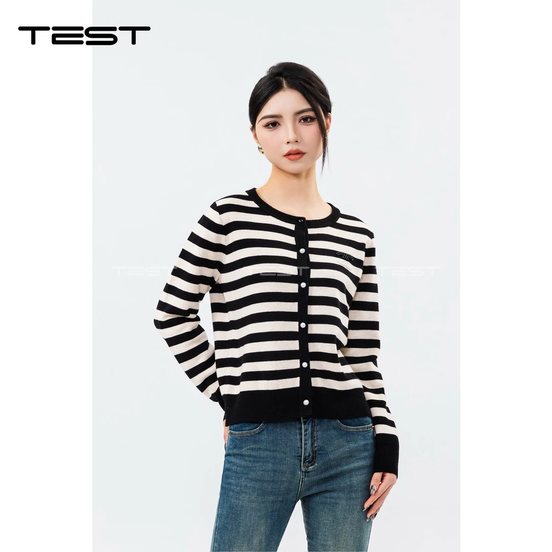 她之蝶 24春1241053 款 时尚针织上衣