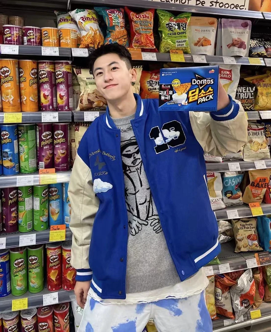 0125 蓝色 青少年潮牌休闲百搭潮流时尚秋款外套（袖子有轻微染色）