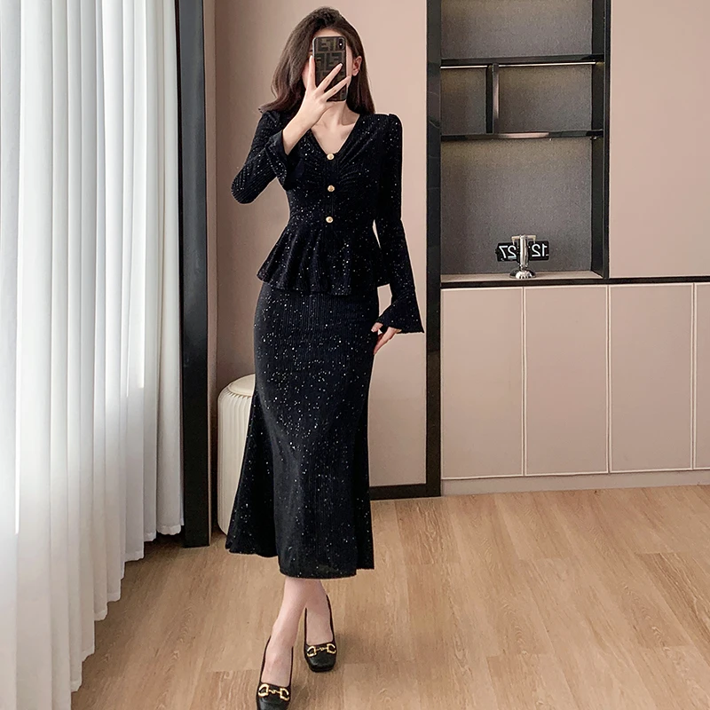 早秋穿搭一整套独特绝美小套装亮片褶皱v领上衣鱼尾包臀裙子JZ001