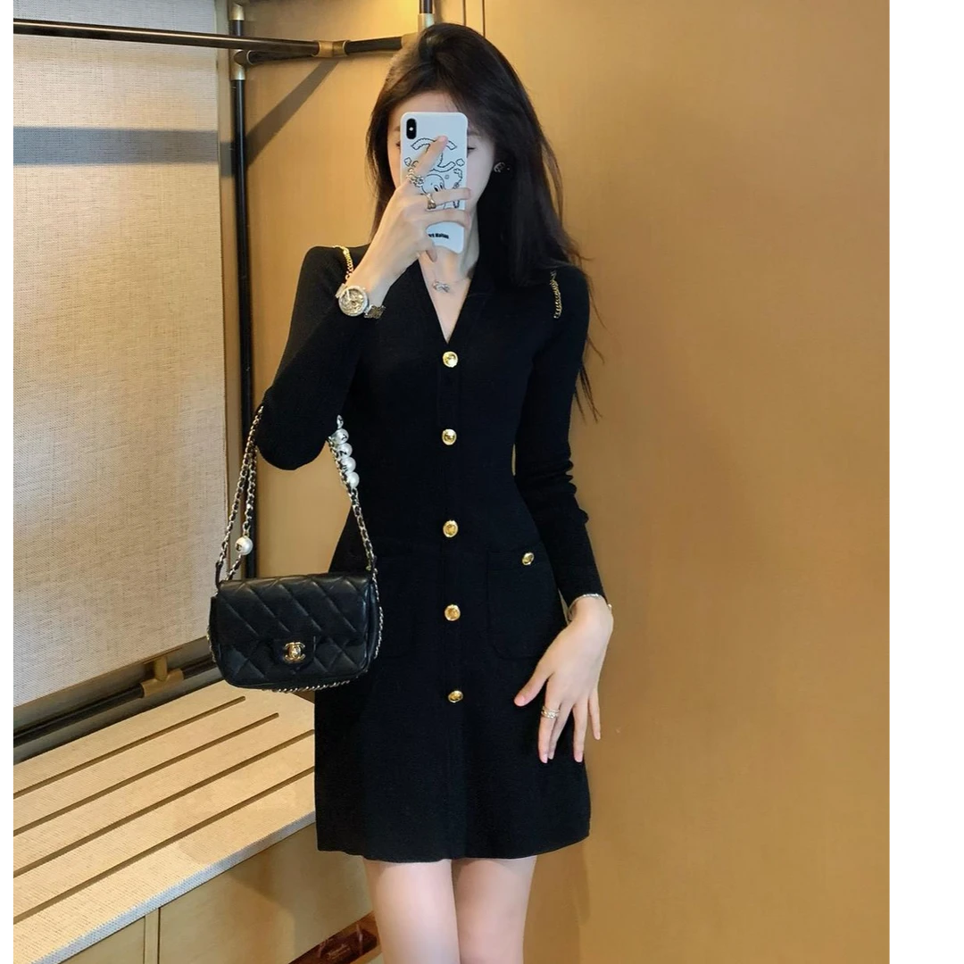 2025春季新款法式高级感小香风针织连衣裙收腰修身气质减龄小黑裙