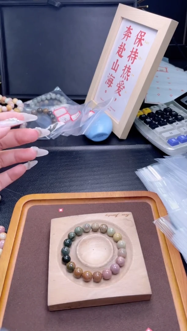 【闪购商品】石英质玉手链未镶嵌15.168手串