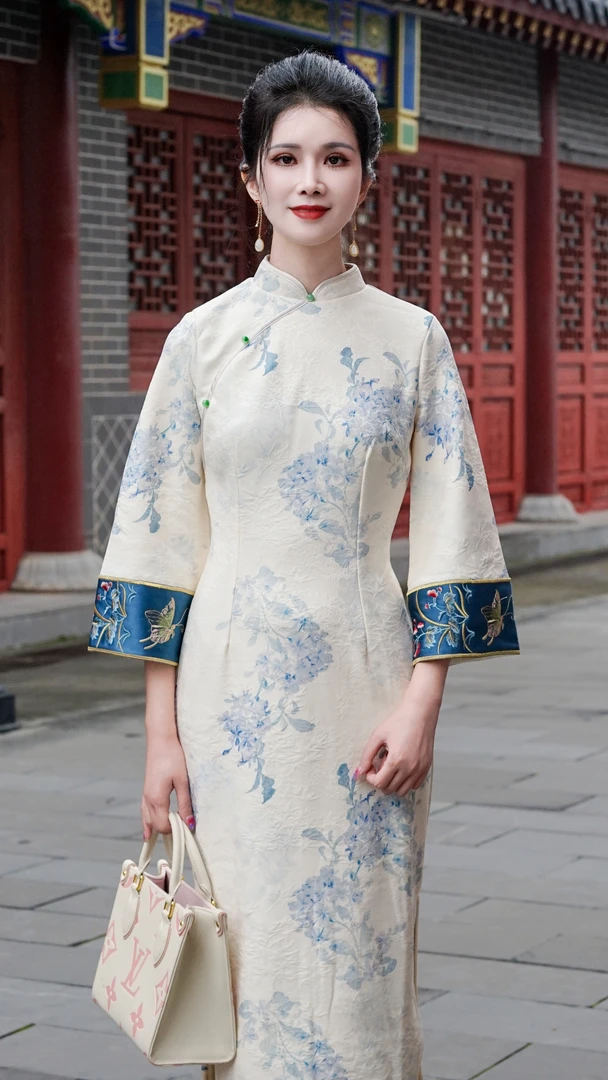 [南湘婉]秋冬高级感复古重工刺绣改良旗袍连衣裙新中式国风蓝花瓷