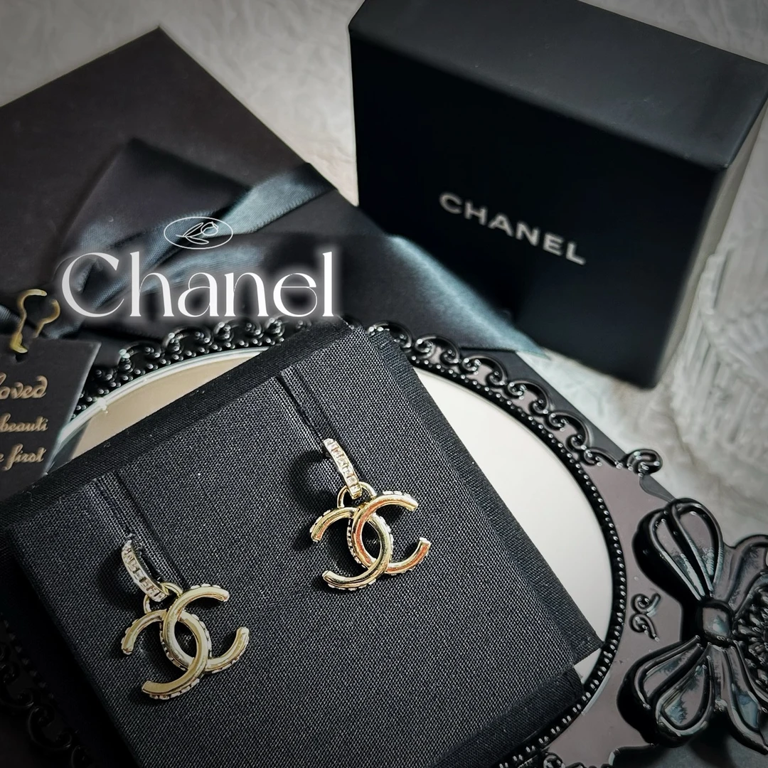 全新未使用 Chanel/香奈儿  香奈儿灵动双C满方钻耳环耳钉