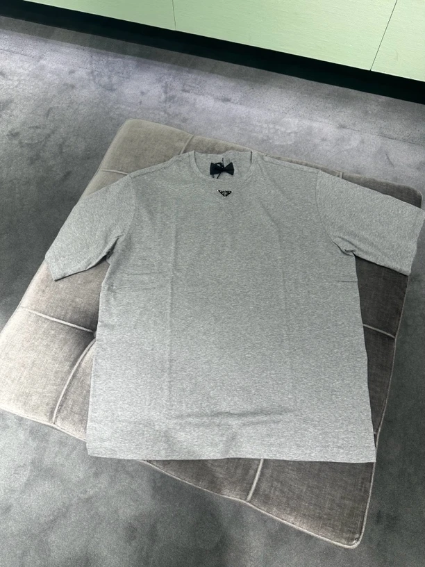 未使用 Prada/普拉达 男款男士休闲舒适百搭T恤