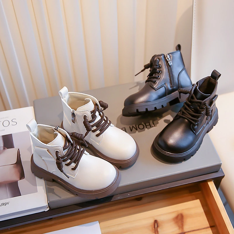 女童英伦风复古马丁靴2023春秋新款单里防滑短靴男童黑色皮靴洋气