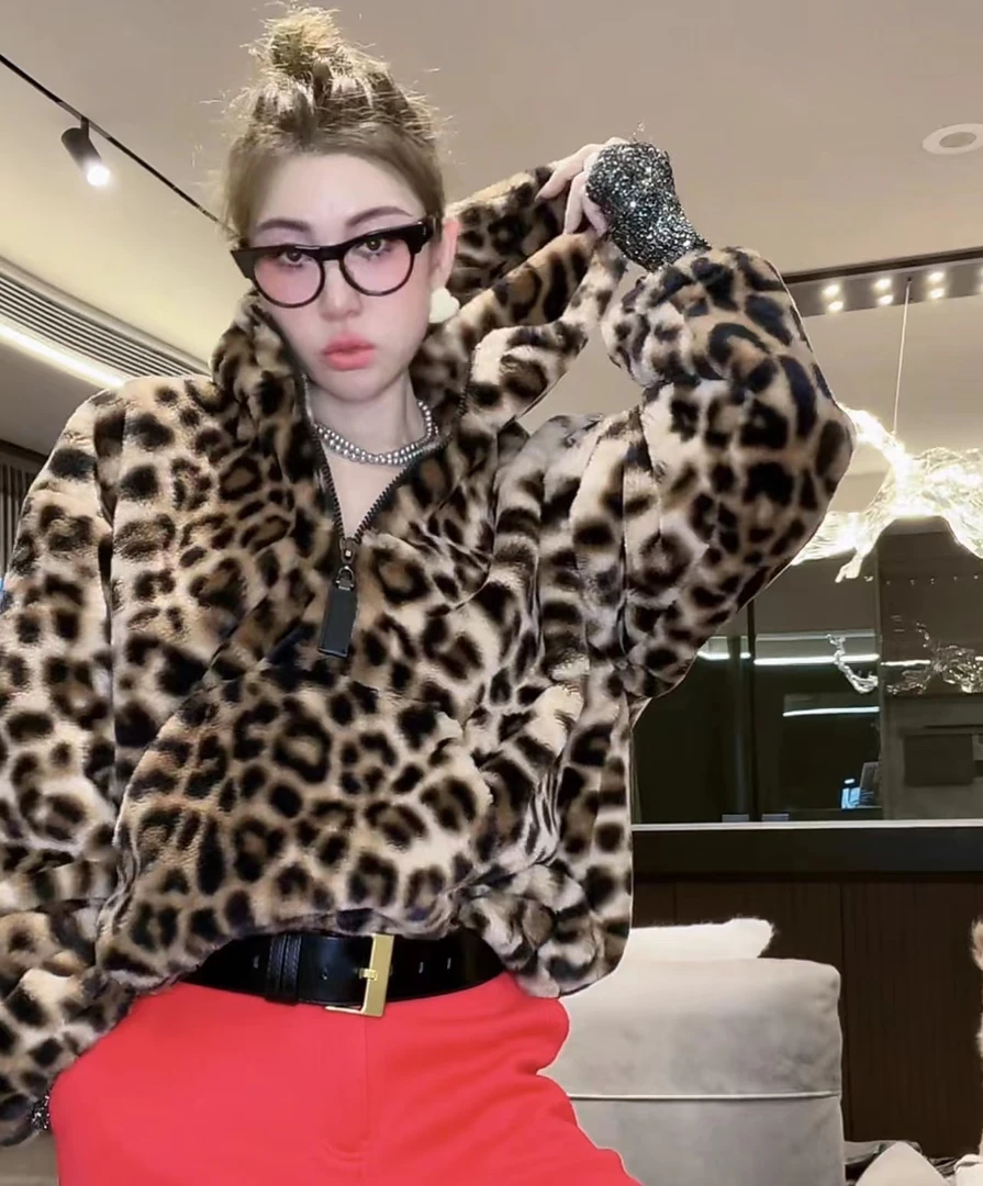 【HAV】  时髦百搭连帽半拉链环保豹纹毛毛套头上衣（不配花）