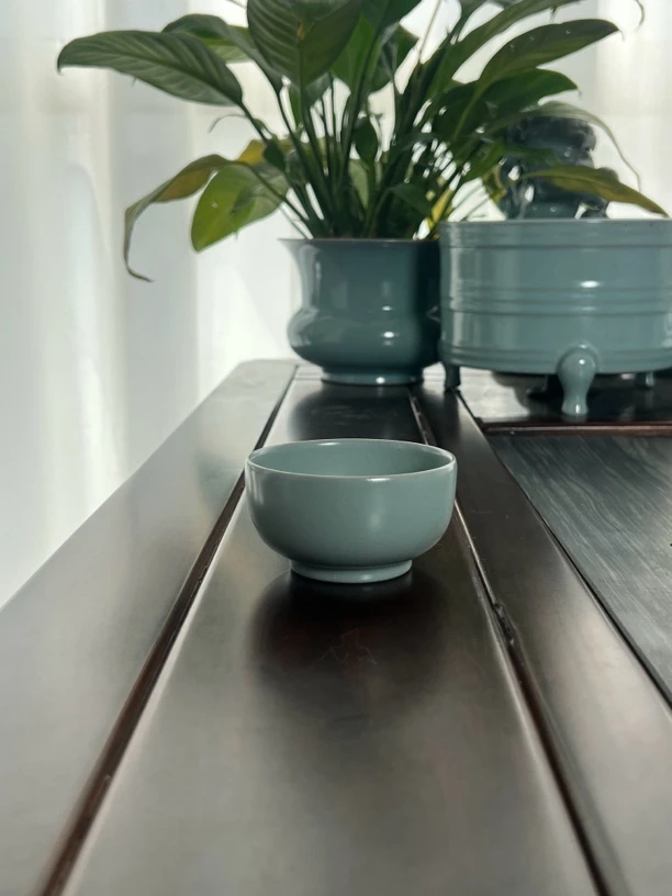 王国奇粉青釉罗汉盏