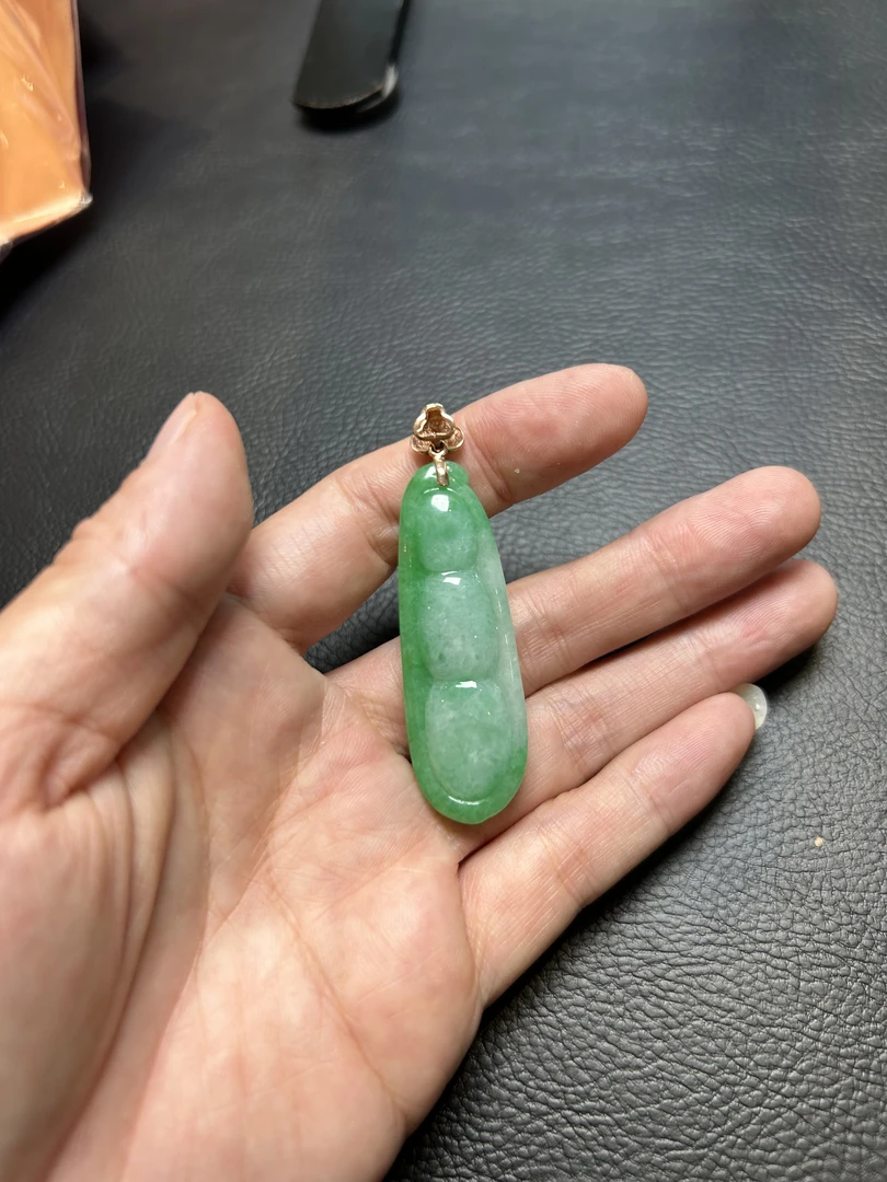 缅甸天然翡翠葫芦挂件