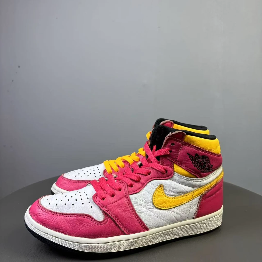 90新 AIR JORDAN 42.5码 AJ1白黄粉球鞋 非原盒