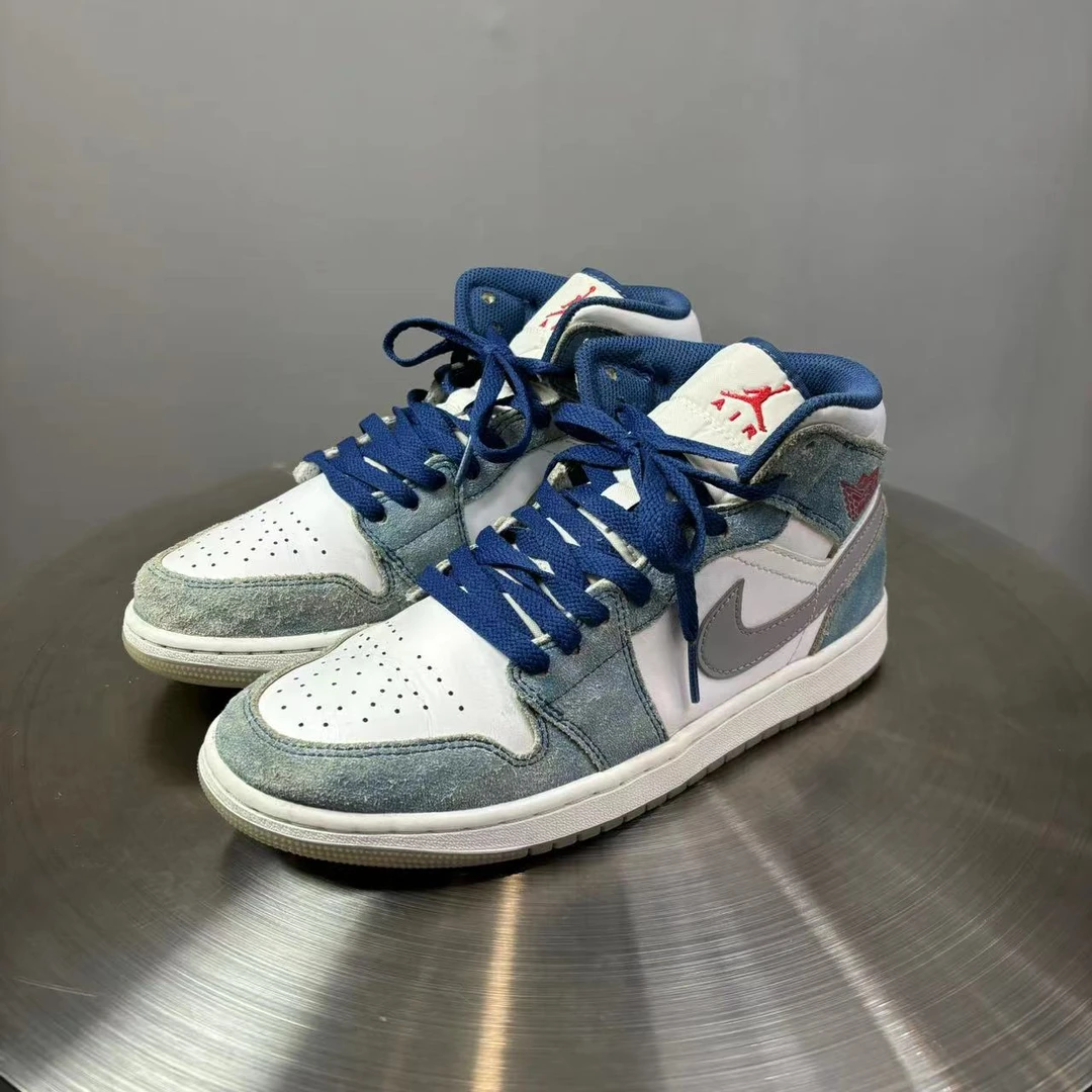 40码 AJ1水洗 白蓝球鞋 非原盒 8新 市场价1000