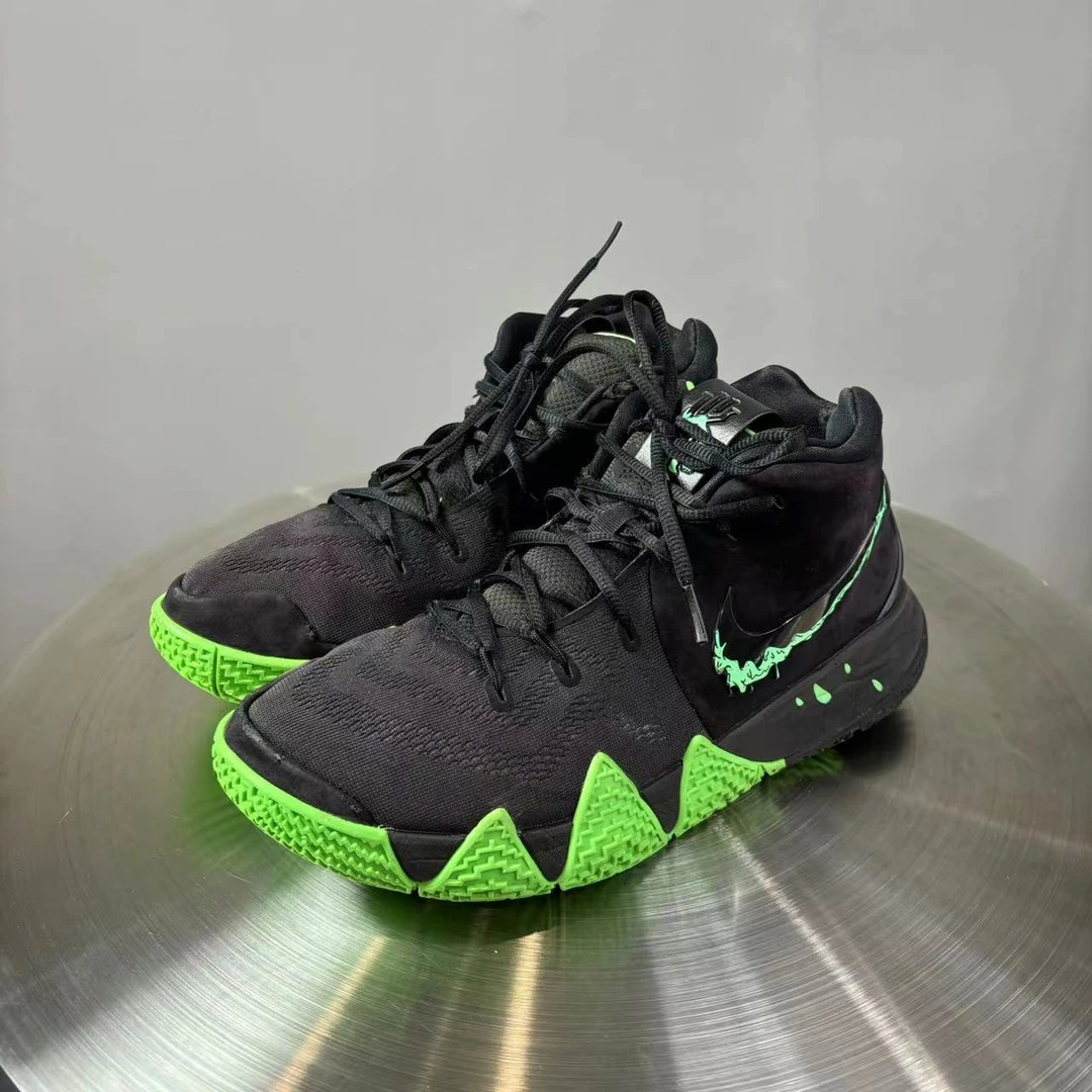 43码 Nike欧文4万圣节 黑绿球鞋 非原盒 9新 市场价4000