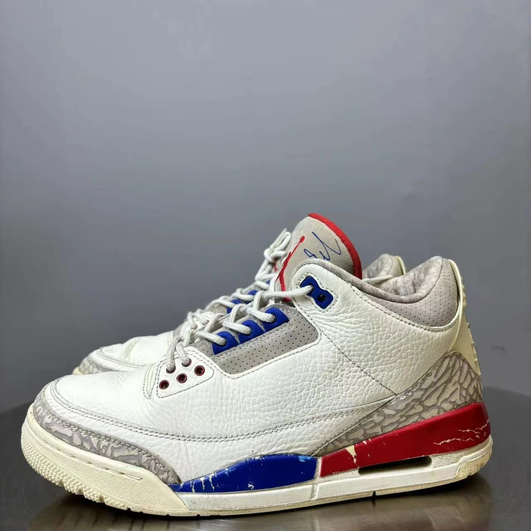 42码 AJ3独立日球鞋 非原盒 9新 市场价2200