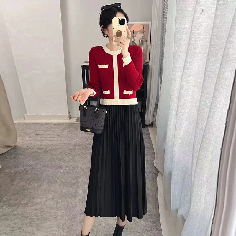 撞色圆领气质显瘦针织连衣裙女2024秋冬新款拼接假两件过膝打底裙