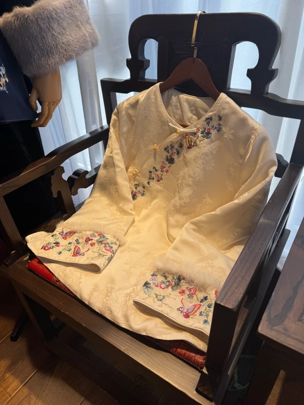 『雪芙』原创设计高端重工刺绣水貂毛边夹棉复古国风新中式唐装