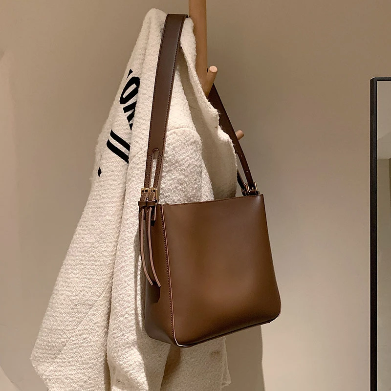 【买一送一】2025夏季新款复古简约女包韩版大容量百搭通勤斜挎大包