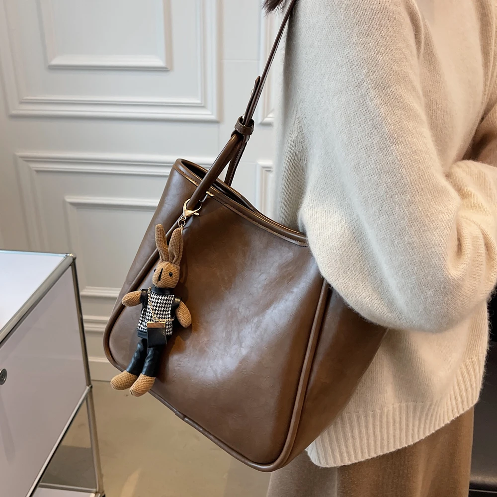 秋冬复古包包女包2025新款时尚单肩包大容量百搭高级感通勤托特包