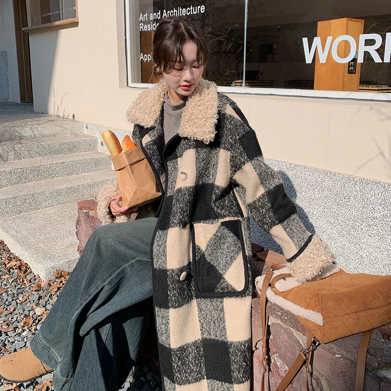 羊羔毛格子中长款呢大衣女冬季2024新款赫本风加厚毛呢外套设计感